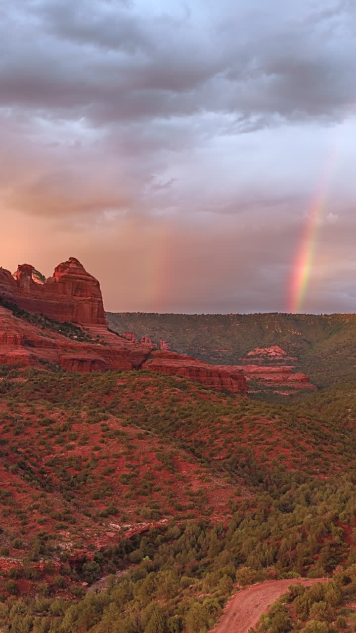 Vertical View Of The Red Sandstone Mountains At Sunset In Sedona, Arizona. Timelapse