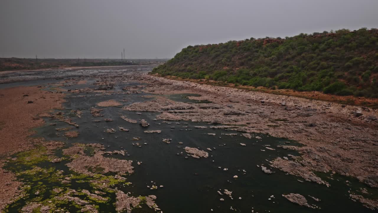 With out water in krishna river view from nagarjuna sagar Bridge, Srisailam Road, Chintala Thanda, Telangana and Andhra Pradesh border, india. day time, pan shot, 4k.