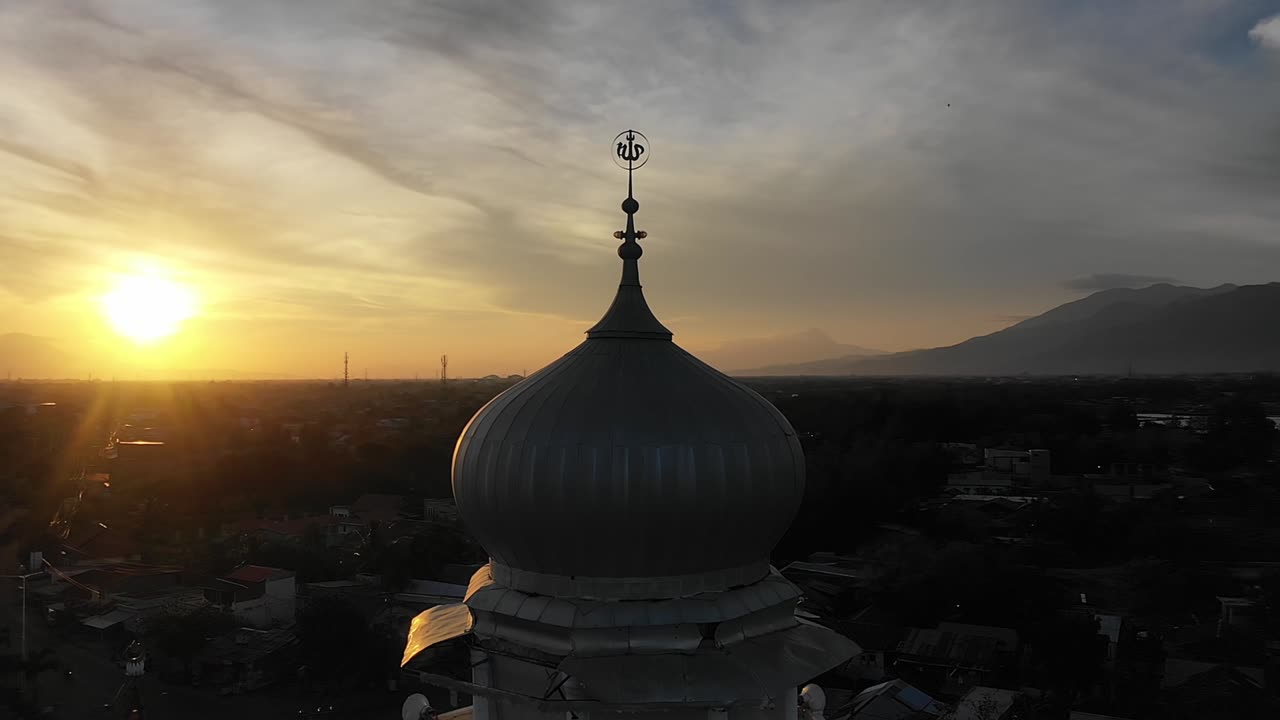 - puesta de sol tsunami aéreo mezquita de aceh