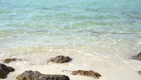 Wunderschönes-Kristallklares-Wasser-Und-Weißer-Sandstrand-In-Miami