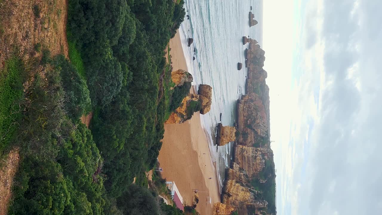 Formazioni rocciose di Ponta Da Piedade vicino a Lagos in Algarve, Portogallo