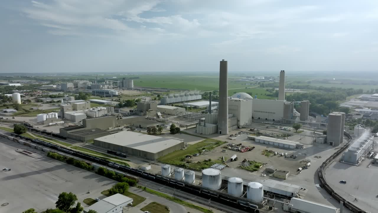 ADM corn processing plant in Cedar Rapids, Iowa with drone video moving right to left
