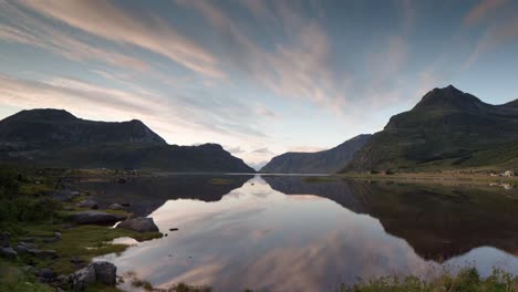 Lofoten-Lake-Reflection-00