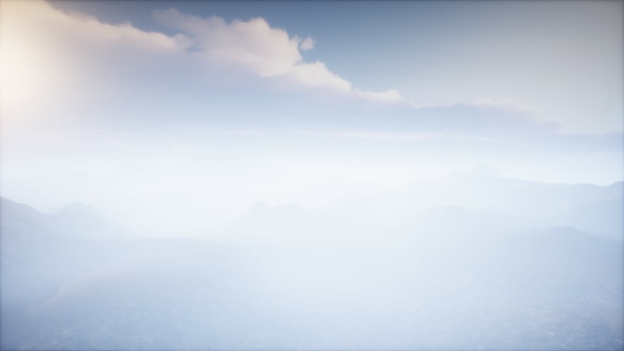 안개 가 있는 화산 크레이터 풍경