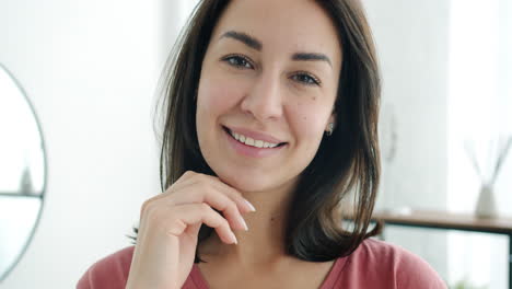 retrato de una mujer sonriente