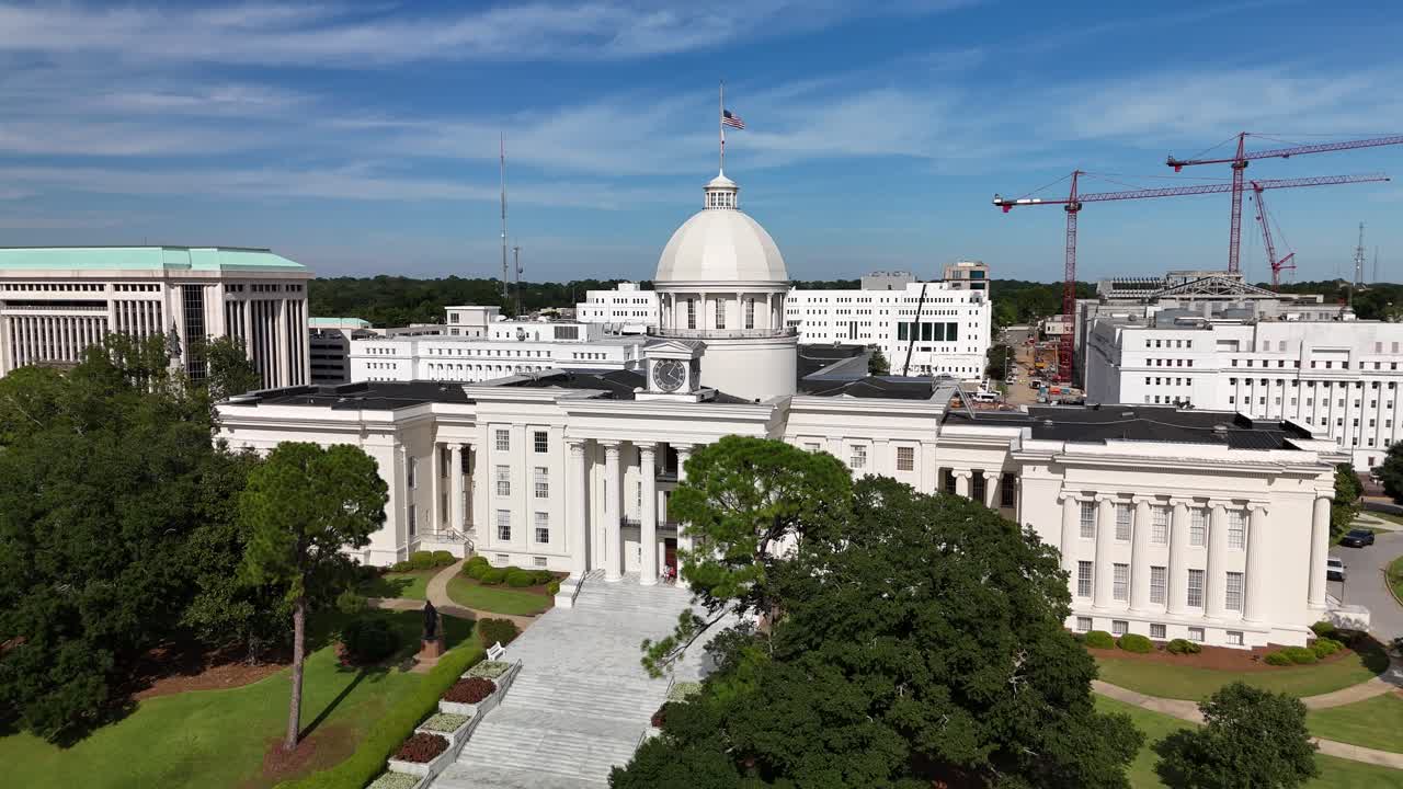 Stunning 4K drone footage of Alabama State Capitol in Montgomery, showcasing its historic architecture. Perfect for history, travel, or political projects