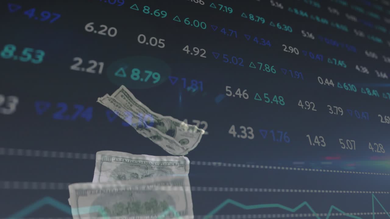 Billetes de USD claros entrando por la izquierda, girando y apilándose en los ticks del mercado, luego saliendo y mostrando ganancias