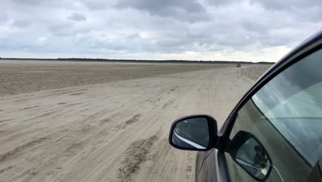 Driving-a-car-at-high-speed-on-the-beach