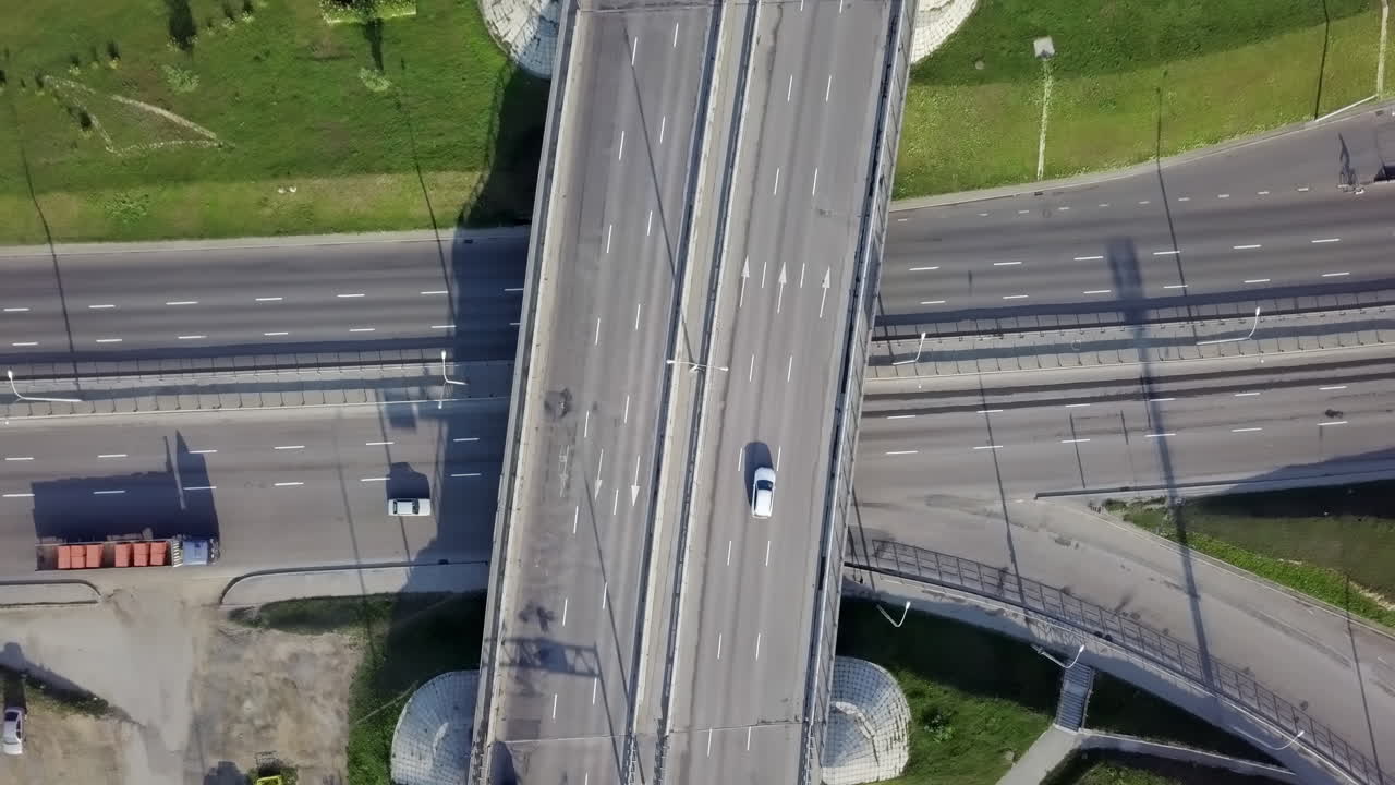 고속도로 교차로의 공중 사진