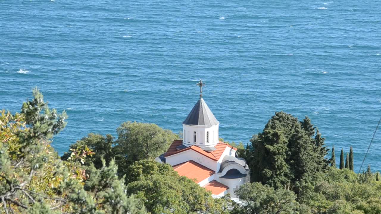 Chiesa, il mare