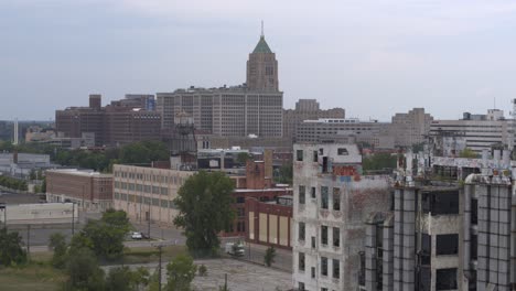 Vista-De-Dron-4k-De-Planta-De-Fabricación-Abandonada-En-Detroit-15