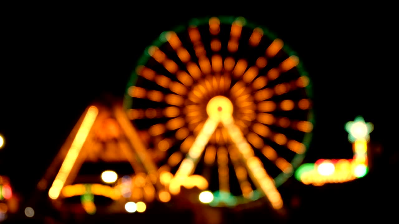 ночные размытые кадры с бокехом.