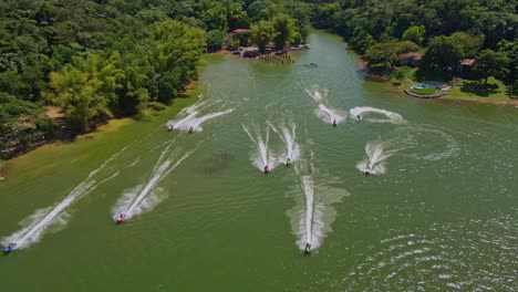 Jetski-Rennen-Auf-Einem-See