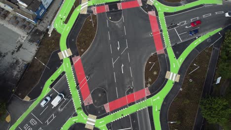 Establecer-Vista-Aérea-Vehículos-Que-Viajan-St-Helens-Cyclops-Optimización-Del-Tráfico-Cruce-Cruce-Intersección