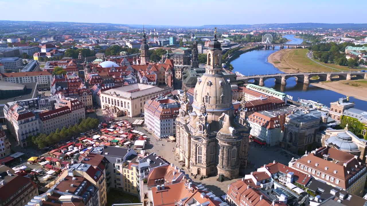 maravillosa vista aérea de arriba vuelo dresden ciudad mujeres iglesia frauenkirche ciudad ciudad alemania, verano cielo azul soleado día 23