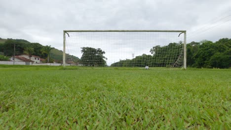 Marcar-Un-Gol-En-Futbol-De-Campo