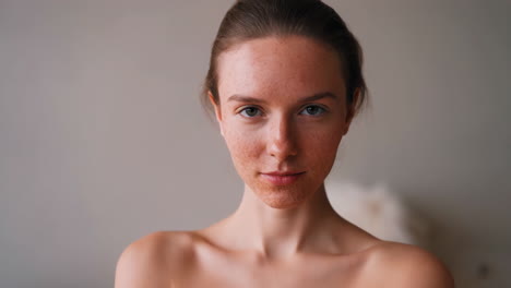 woman with freckles