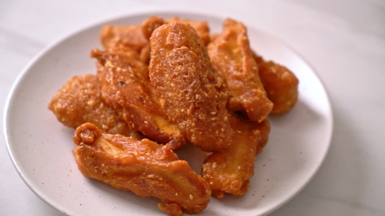 참깨 튀김 바나나 - 태국 음식 스타일