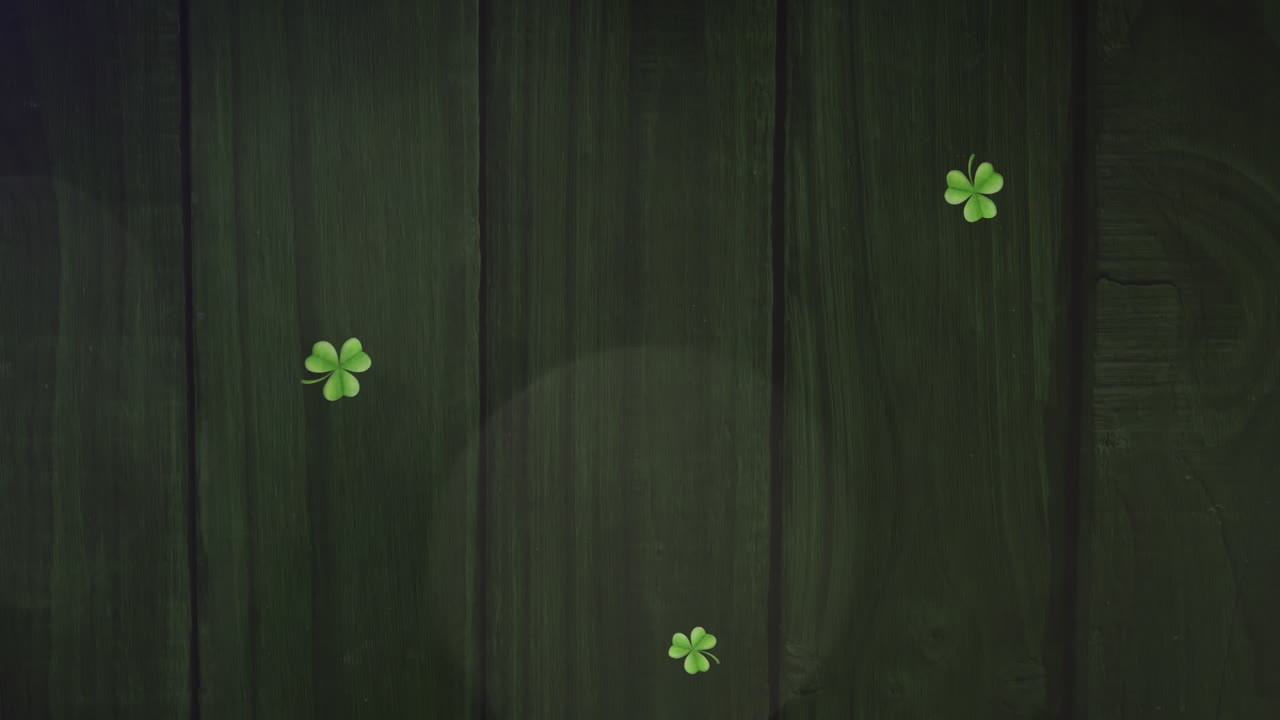 세인트 패트릭스 데이에 떠다니는 초록색 클로버의 애니메이션