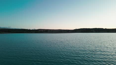 Drohnenflug-über-Den-Lake-Tekapo-Neuseeland