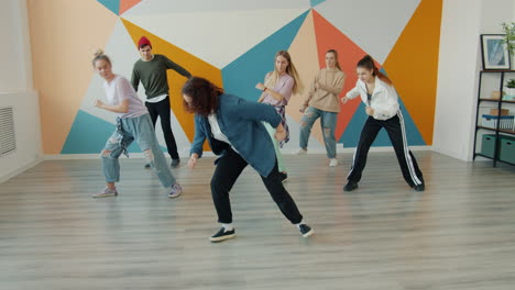 teenagers dancing