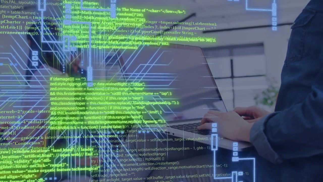 Donna che digita su un laptop in un ufficio tecnologico, avviando un circuito al neon e codice che forma una visualizzazione radiale dei dati.