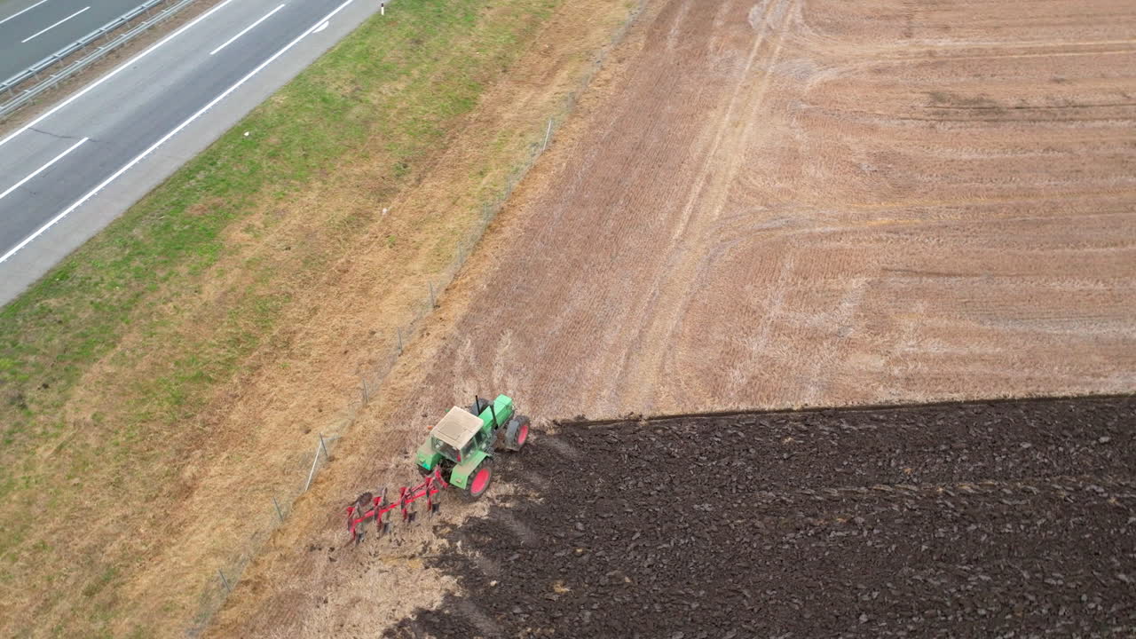 트랙터 경작지 조감도