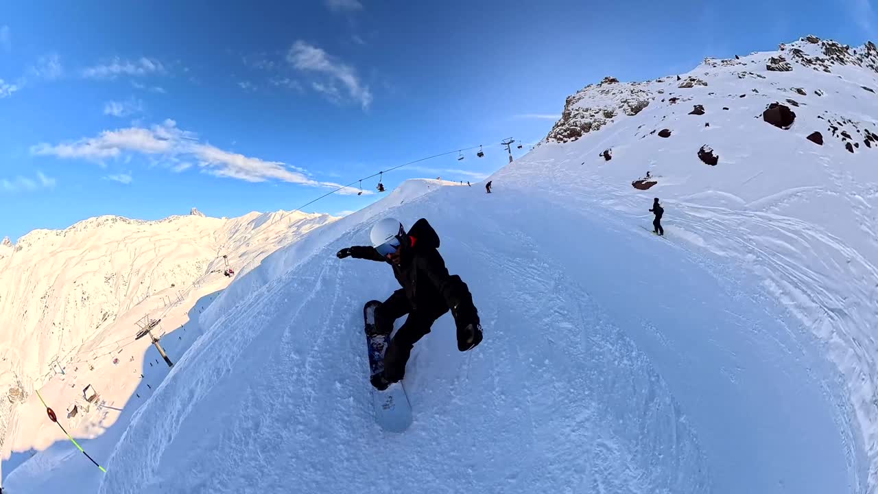 Snowboard in montagna