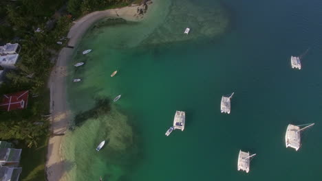 Bucht-Mit-Yachten-Und-Booten-Aus-Der-Luft