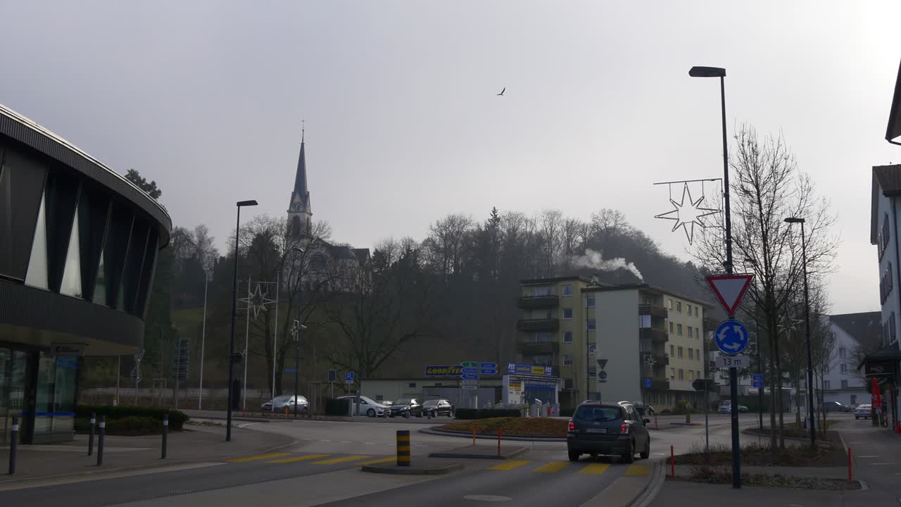 스위스 애들리스빌 시 교통 거리 교차로 낮 시간 파노라마 4k