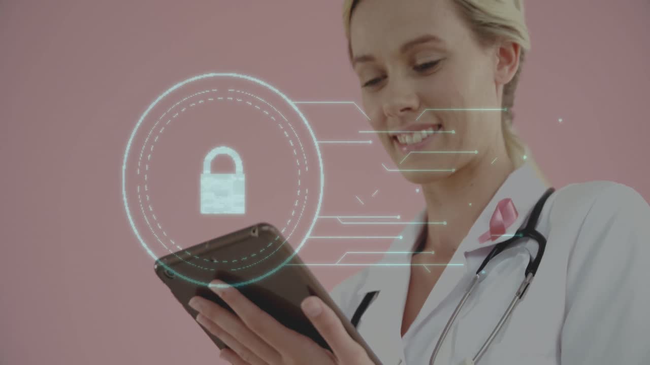 interfaz de seguridad digital contra mujeres que usan tabletas digitales