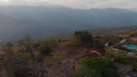 Jib-up-in-Barichara,-Colombia-with-view-of-mountains-in-a-cloudy-day