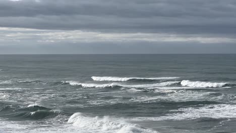 Rolling-Tidal-Waves-From-The-Pacific-Ocean-On-Oregon-Coast,-United-States