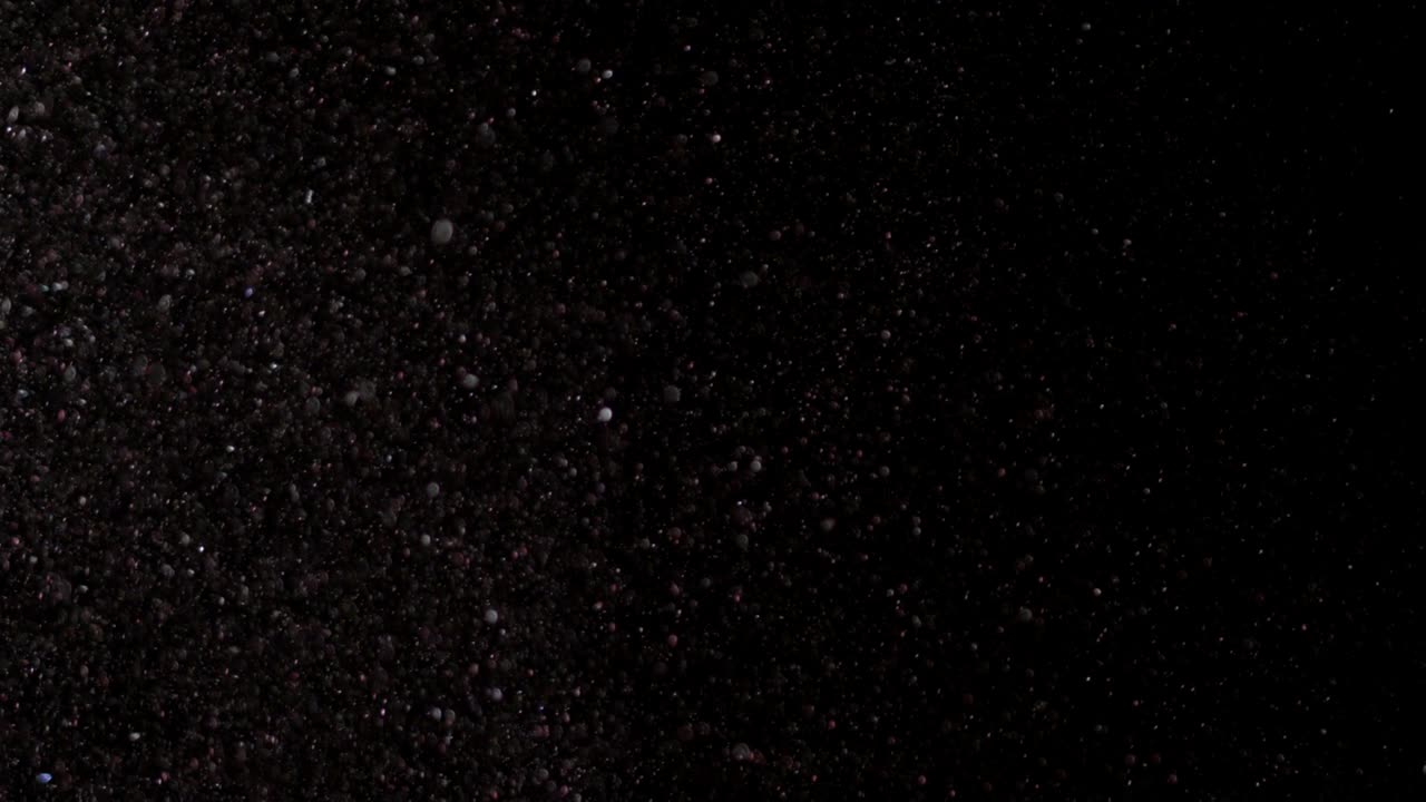 검은 바탕에 폭발하는 현실적인 반이는