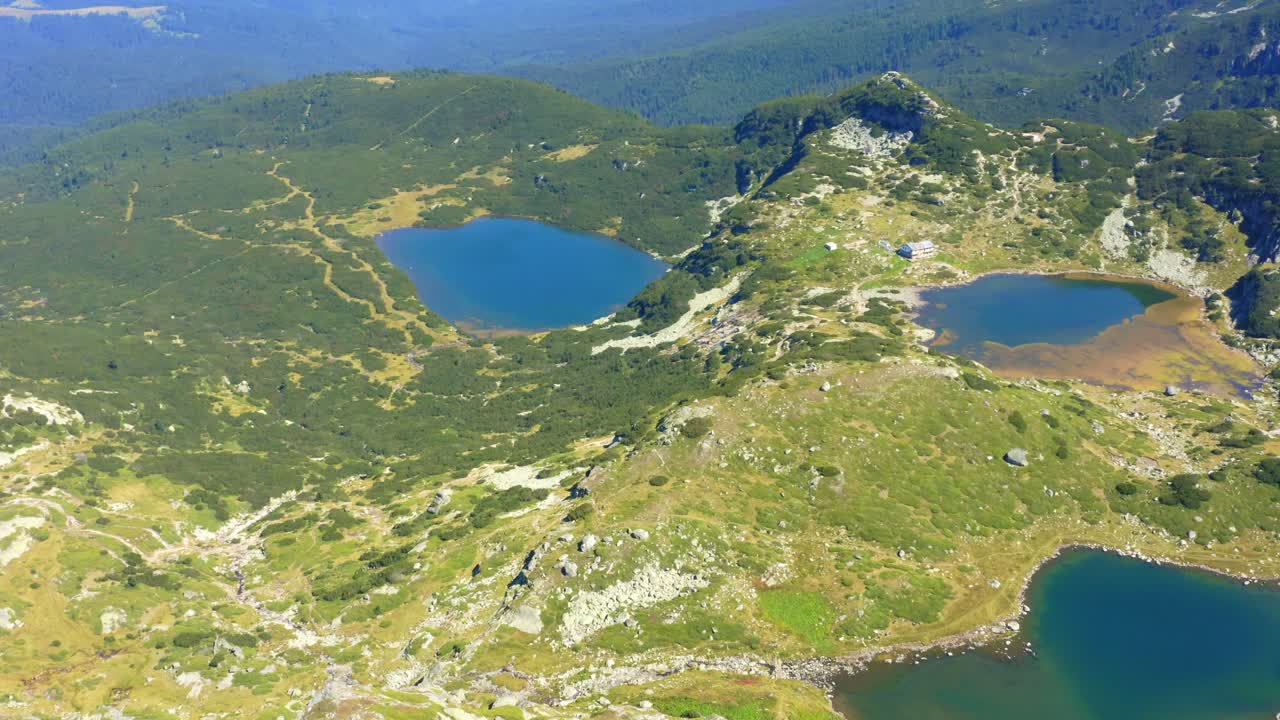 상공을 비행하는 드론