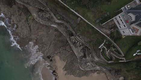 villas en lo alto de un acantilado, dinard en bretaña