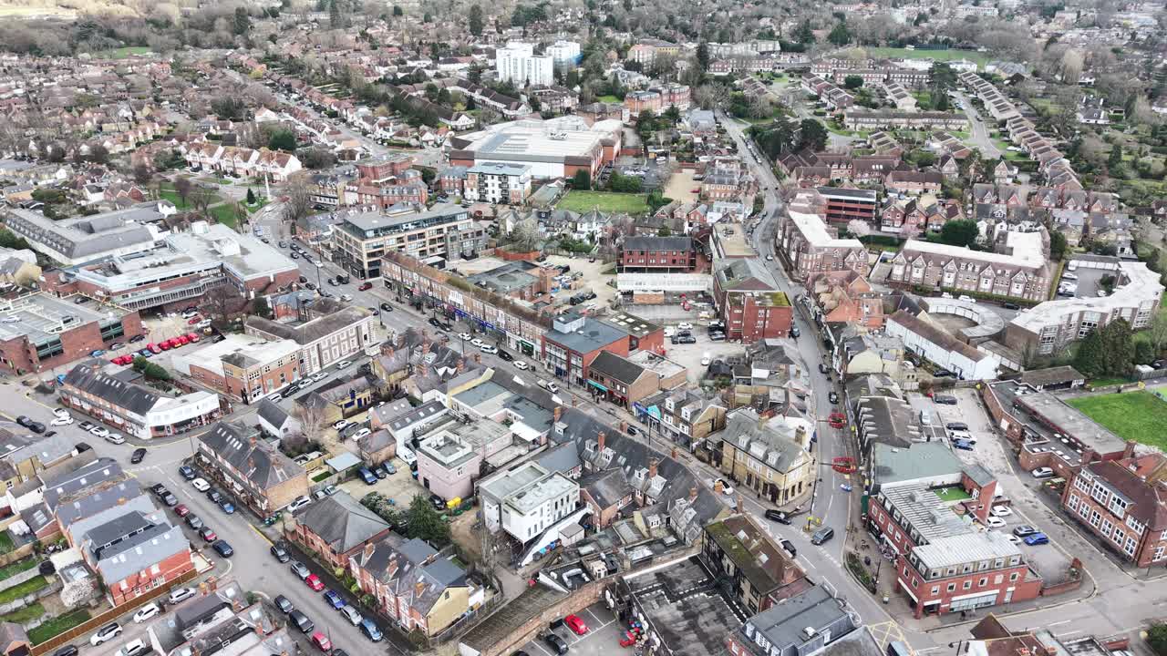 Weybridge, Surrey, Storbritannia, sentrumsgate med oversiktsbilde fra luften