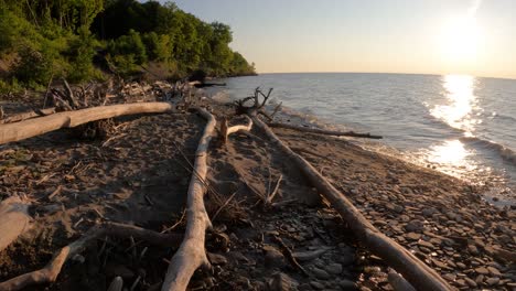 Schwenken-Sie-Direkt-Vom-Strand-Zum-See