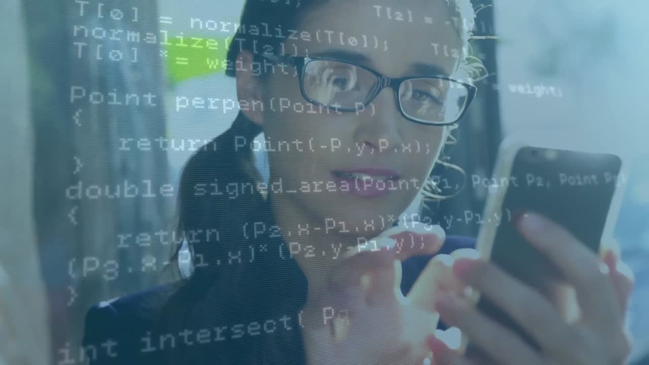 animación de procesamiento de datos contra mujer caucásica usando teléfono inteligente al aire libre.