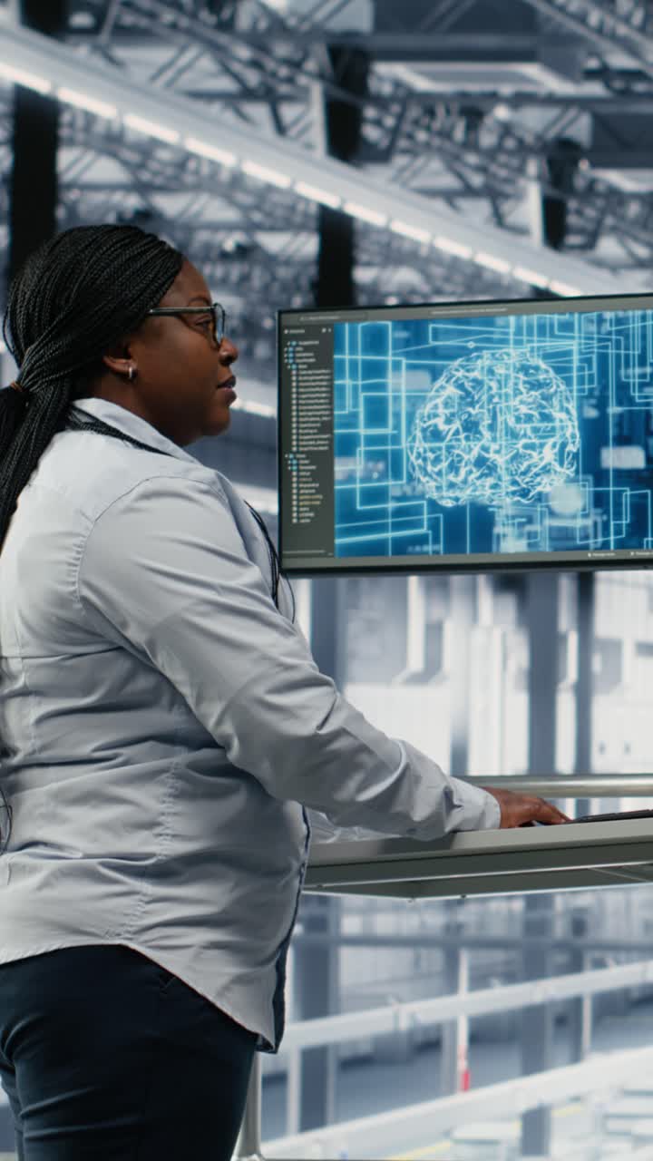 Vertical video Using AI, microchips and industry 4.0 plant directors innovating production