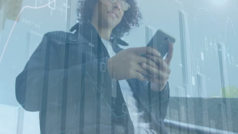 animación de estadísticas y procesamiento de datos financieros sobre el hombre utilizando teléfonos inteligentes
