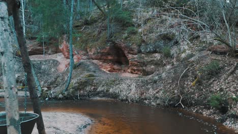 Sendero-Natural-Cecilu-En-Ieriki,-Letonia