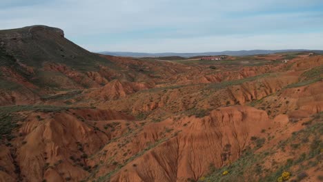 Postre-Rojo-Vista-En-Villaspesa,-Teruel