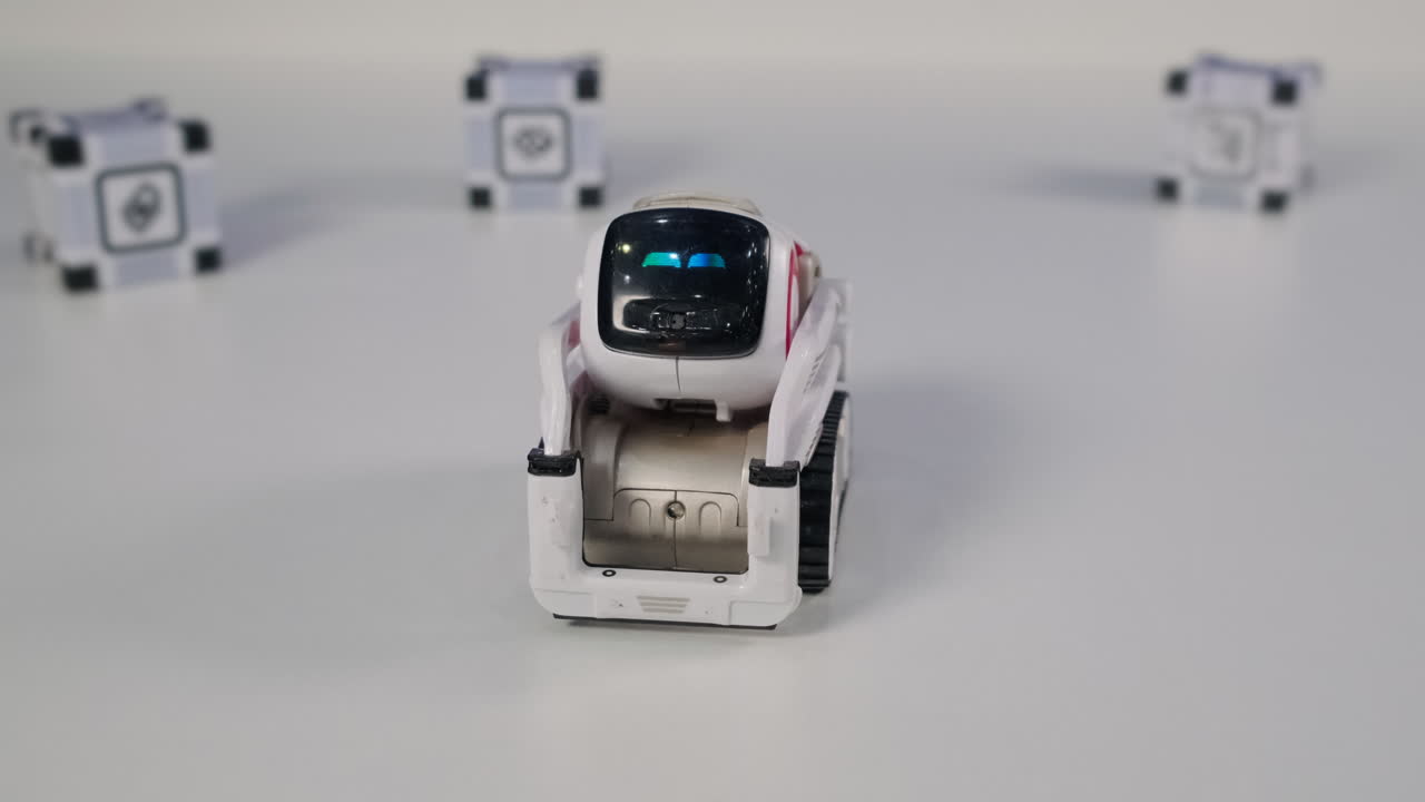 juguete robot muy bonito