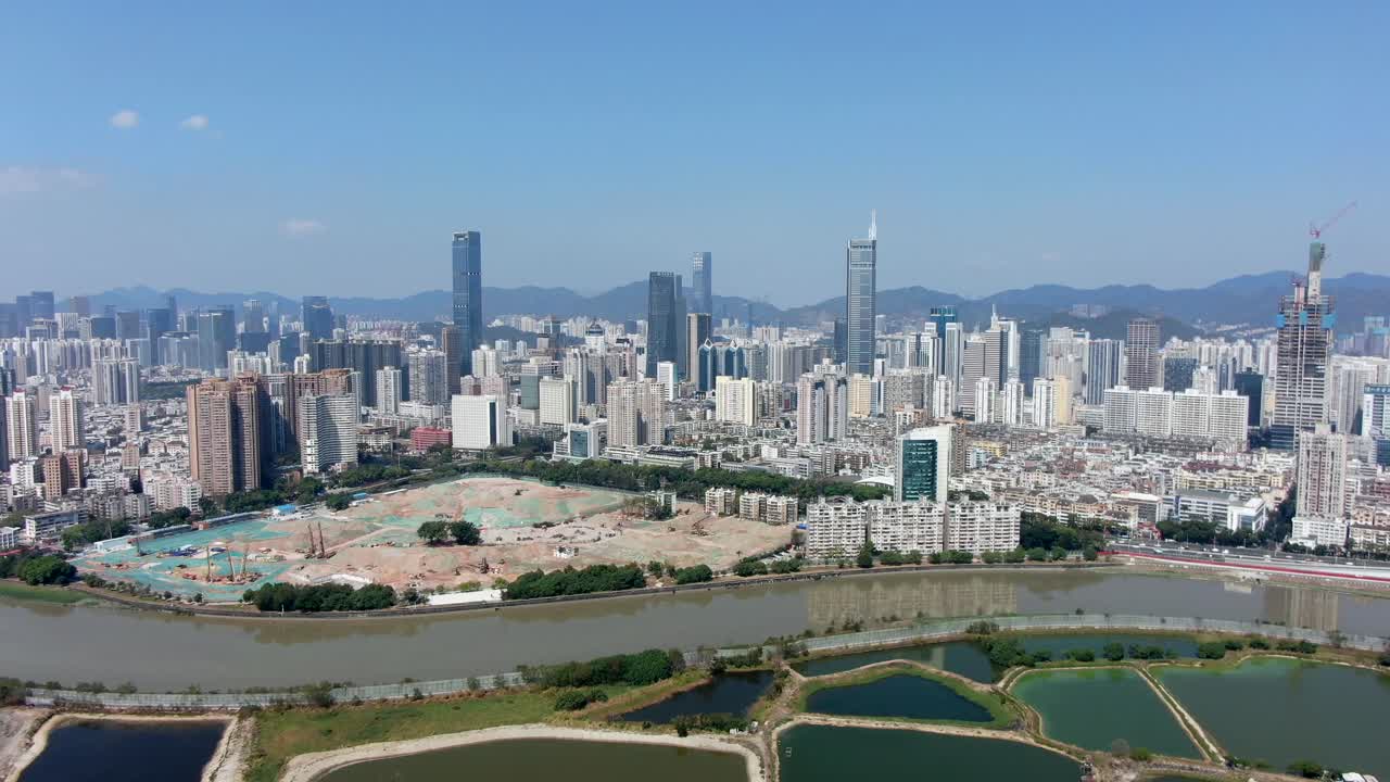 vista aérea sobre el horizonte de shenzhen en un hermoso día claro