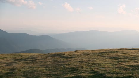 Wildcampen-In-Den-Dolomiten-Norditaliens,-Dolomiten