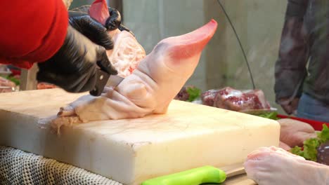 butchering a pig's head