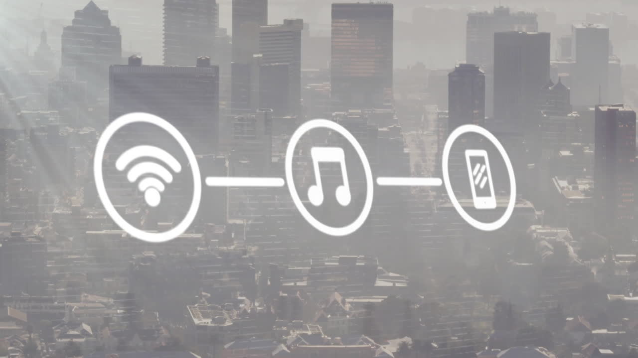 Animazione di una rete di icone wifi e multimediali su un paesaggio urbano moderno