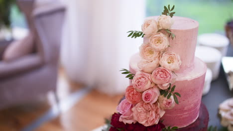 pastel de bodas en la recepción de la boda 1