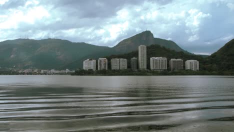 Pan-shot-Rodrigo-de-Freitas-Lagoon